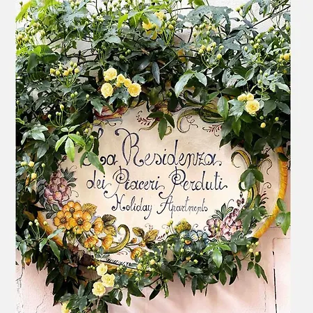 Residenza Dei Piaceri Perduti-rosa Lastra a Signa