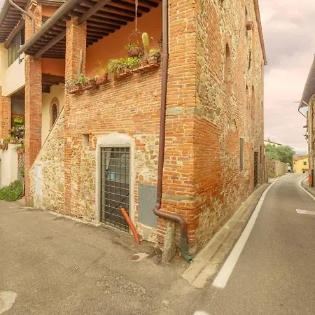 Holiday home Residenza Dei Piaceri Perduti-rosa *