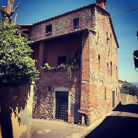 Residenza Dei Piaceri Perduti-rosa Lastra a Signa