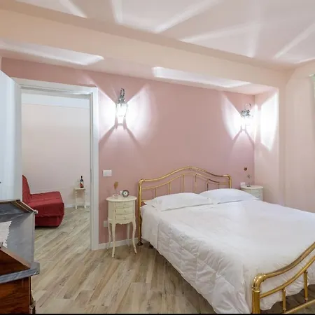 Residenza Dei Piaceri Perduti-rosa *