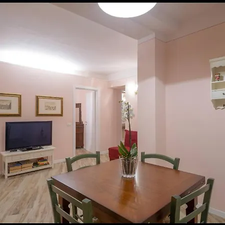 Residenza Dei Piaceri Perduti-rosa Lastra a Signa