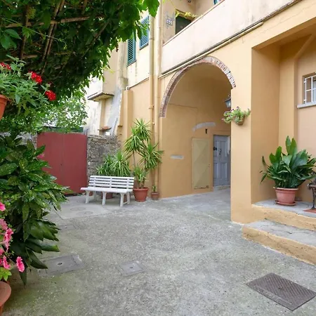 Residenza Dei Piaceri Perduti-rosa Feriehus