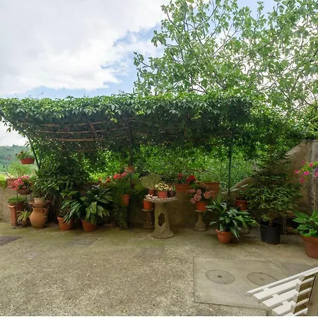 Holiday home Residenza Dei Piaceri Perduti-rosa Lastra a Signa