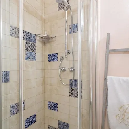Residenza Dei Piaceri Perduti-rosa Lastra a Signa