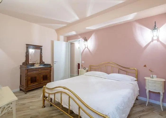 Residenza Dei Piaceri Perduti-rosa * Lastra a Signa